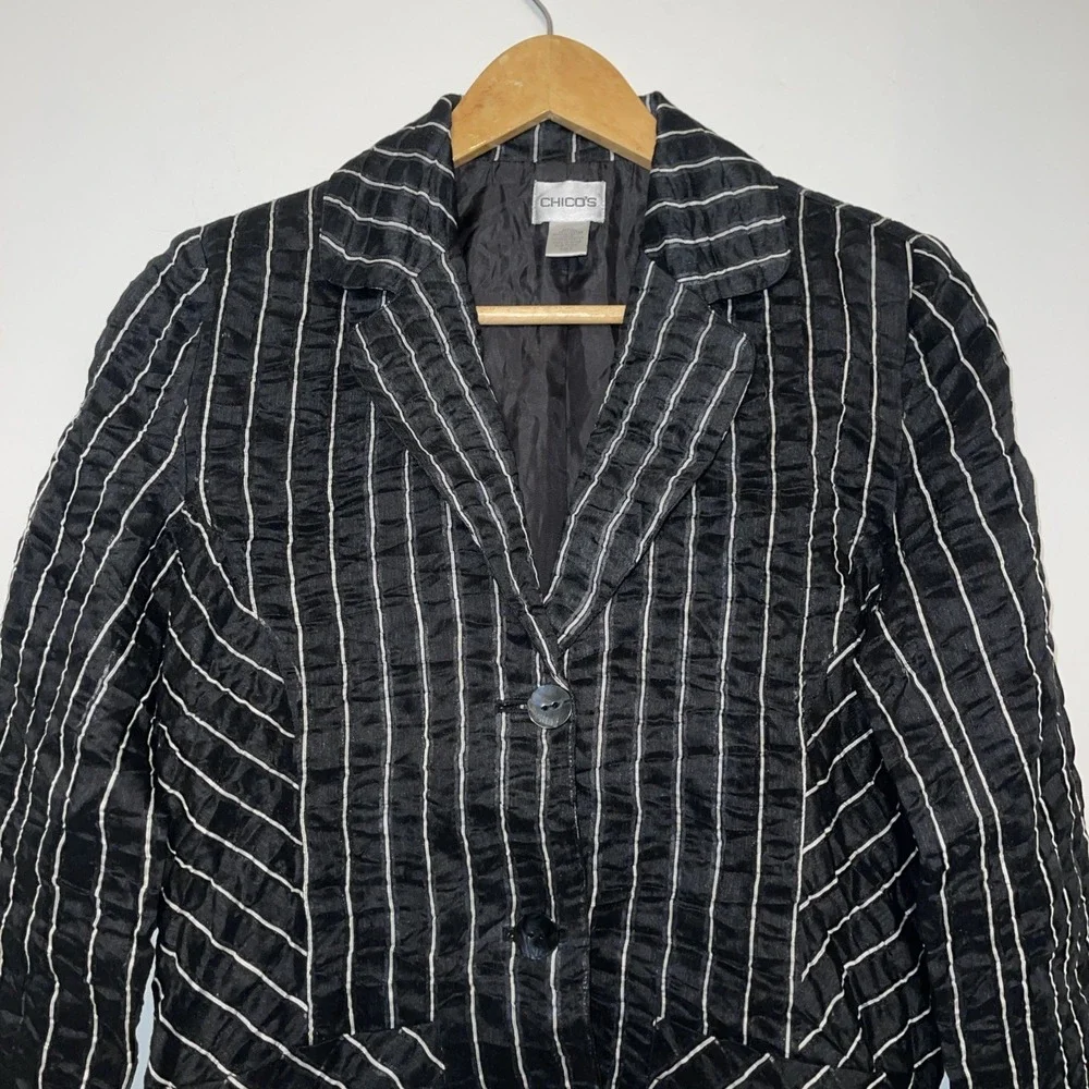 Chicos Size 1 Blazer Black White Pinstripe Linen Blend Jacket Womens - Picture 3 of 8